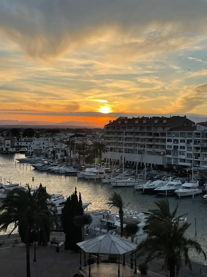 Apartment Appartement Magnifique Vue Sur Le Canal Et La Mer D'Empuriabrava Spain
