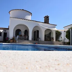 Villa 'casa Empuria' Aan Kanaal Met Zwembad En Aanlegsteiger, Empuriabrava